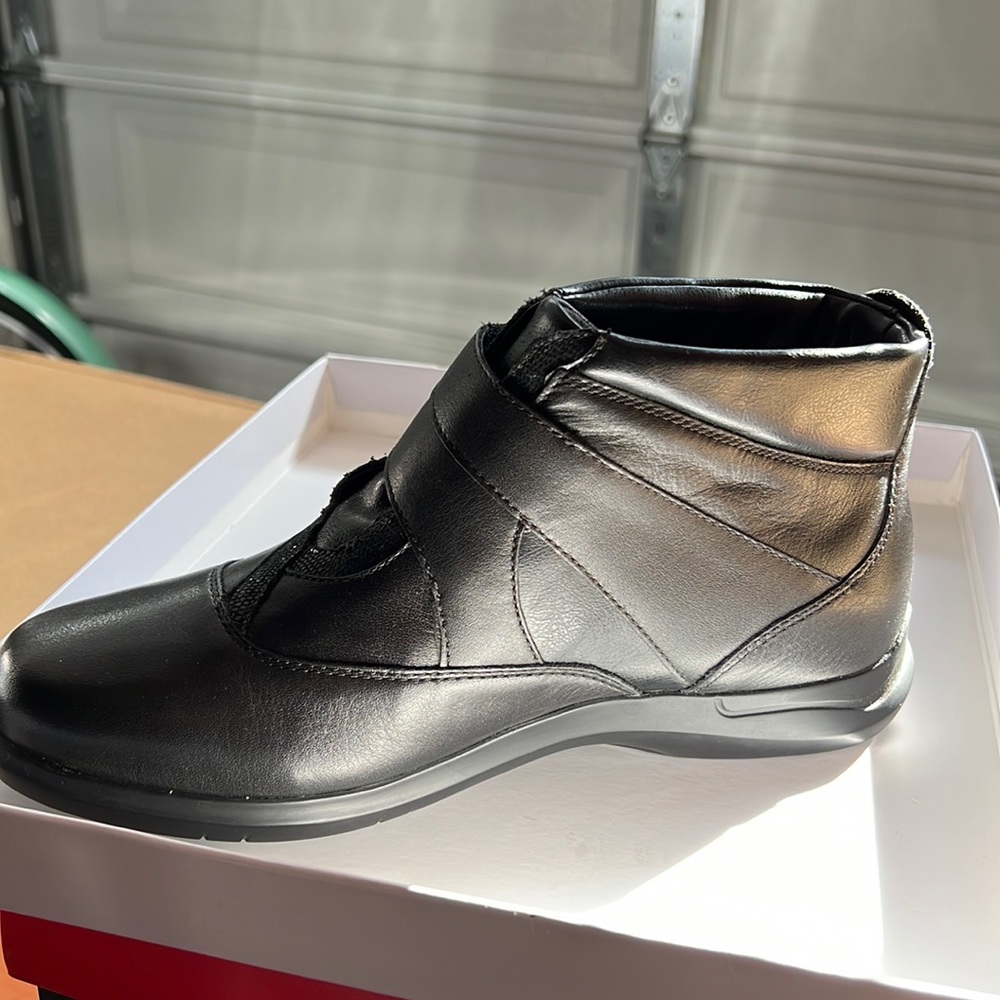 Aravon NB Winter Insulated Booties Black 8.5